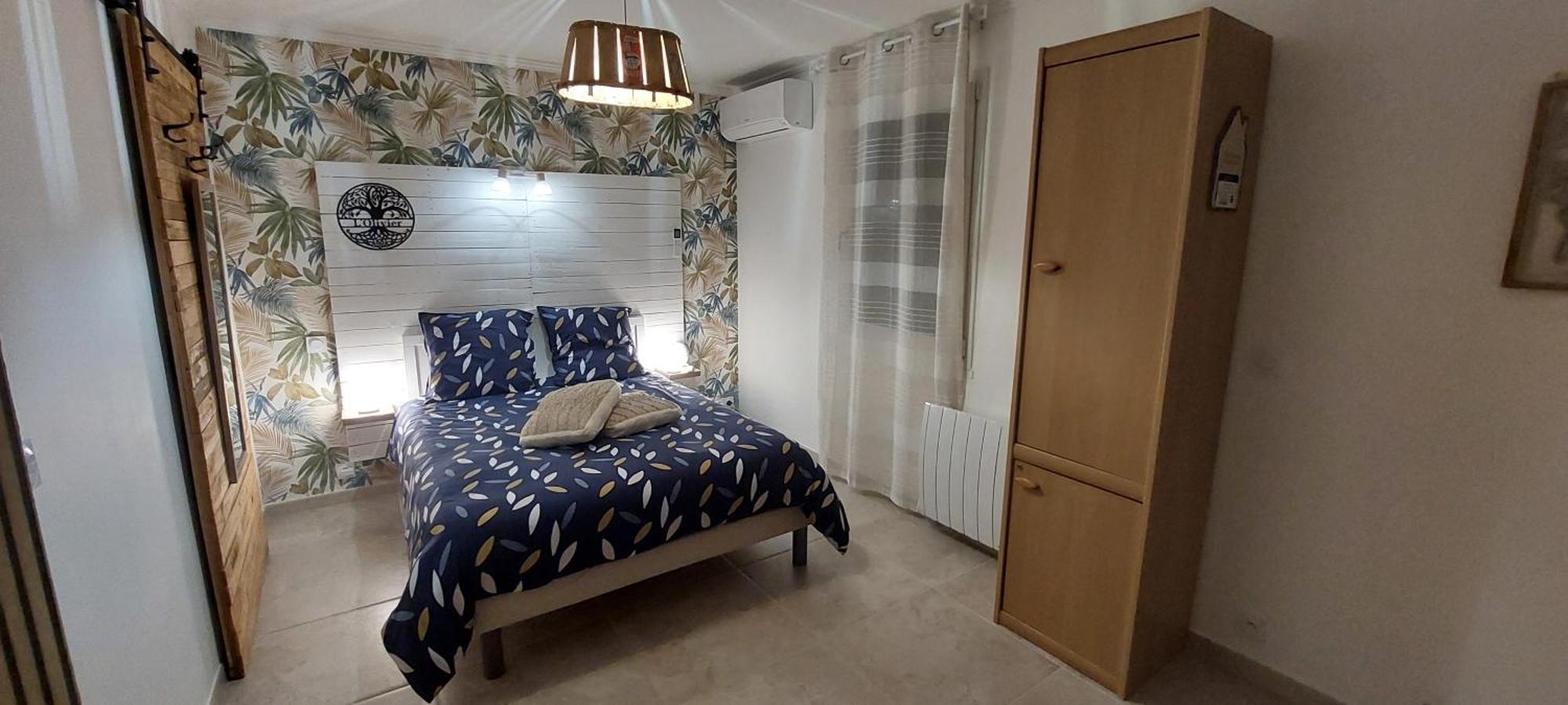 Gite De L'Olivier, Classe, Climatise, Jardin Avec Parking Gratuit Devant Le Logement Et A 5 Minutes Du Centre-Ville A Pied L'Isle-sur-la-Sorgue Bagian luar foto